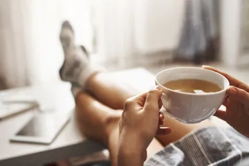 Ilustrasi minum kopi