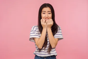 Cara hentikan kebiasaan gigit kuku.