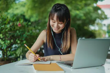 Ilustrasi tips sukses jadi penulis di masa pandemi