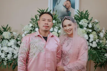 Vicky Prasetyo dan Kalina Ocktaranny