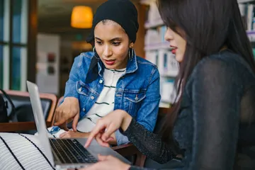 Illustrasi kuliah online