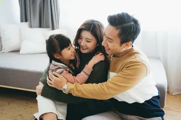 Alasan mengapa kamu perlu lebih sering memeluk anakmu.