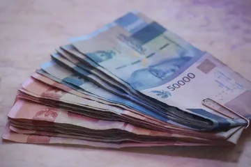 Perbedaan UMP dan UMK.