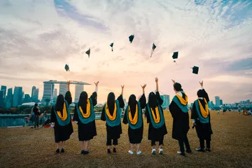 Illustrasi fresh graduate
