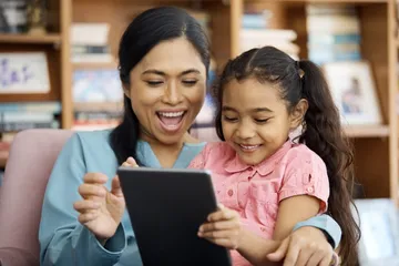 Pemilihan gadget sesuai umur anak