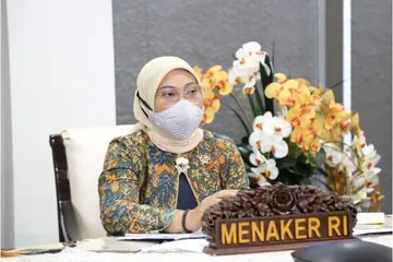 Menaker Ida Fauziyah memimpin Rapat Koordinasi (Rakor) PPKM Darurat dengan Kadis Ketenagakerjaan provinsi dan kabupaten atau kota seluruh wilayah Jawa - Bali, Jumat (8/7/2021). 