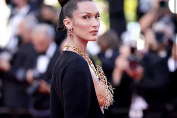 Penampilan Bella Hadid di Cannes