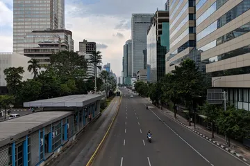 Daerah di Jawa dan Bali yang berstatus PPKM Level 1 dan 2, termasuk salah satunya DKI Jakarta.