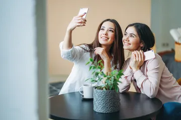Ilustrasi persahabatan perempuan
