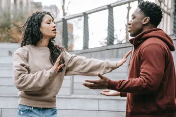 Karmic relationship dan tanda yang ditunjukan