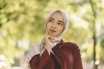 Rekomendasi sampo hijab untuk rambut rontok dan ketombe.