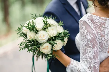 Jarak usia ideal dengan pasangan bagi perempuan menikah beda usia.