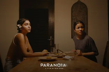 Foto cuplikan adegan film Paranoia yang dibintangi oleh Nirina Zubir dan diproduksi oleh Miles Films.