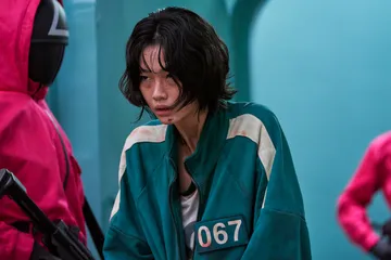 Karakter perempuan Jung Ho Yeon sebagai Sae Byeok di serial Squid Game Netflix.