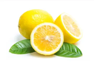 Manfaat air lemon untuk tanaman di rumah.