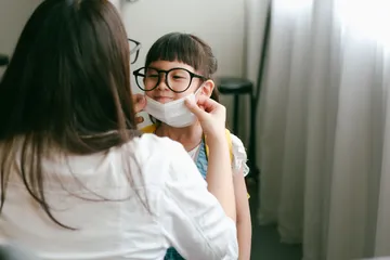 Cara orang tua menghadapi mood anak yang berubah-ubah, terutama saat persiapan sekolah tatap muka.