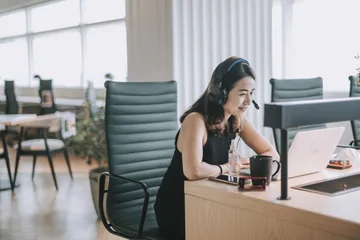 Soft skill yang harus dimiliki di lingkungan kerja hybrid.