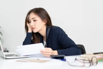 Wanita karir tidak semangat kerja.