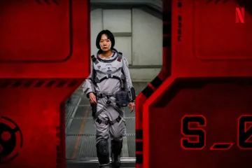 Bae Doona dalam memerankan karakter perempuan di The Silent Sea.