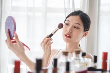 Kesalahan make up yang dapat membuat kulit tampak lebih kusam