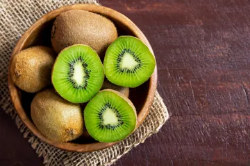 Manfaat buah kiwi untuk kecantikan