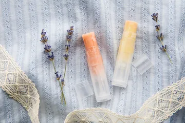 Manfaat lip balm dan lip butter atasi bibir kering. 