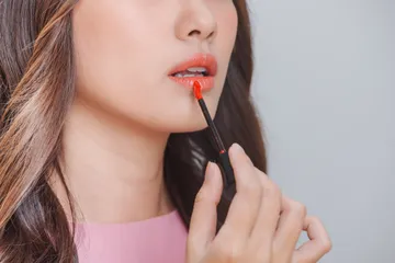 Kelebihan utama pakai lip gloss.