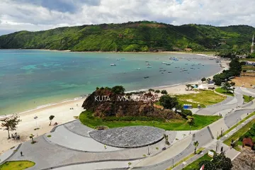 Pantai Kuta Mandalika, tempat wisata di dekat Sirkuit Mandalika NTB