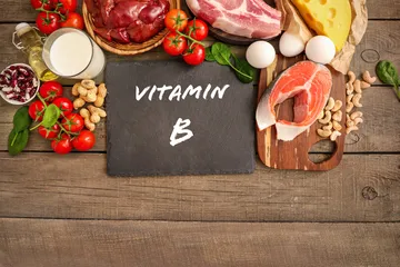 Kelompok yang disarankan mengonsumsi suplemen vitamin B-kompleks
