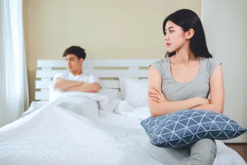 Penyebab konflik dalam hubungan suami istri generasi milenial.