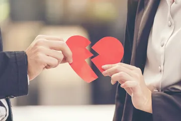 Cara menghadapi pasangan yang menolak berpisah.