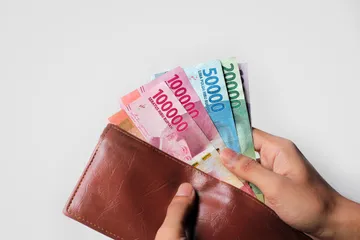 Ilustrasi bansos pemerintah, seperti BSU dan Kartu Prakerja.