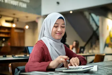 Mengatur keuangan selama bulan Ramadan.