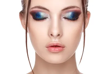 Cara pakai glitter eyeshadow.