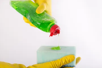 Benda yang tidak boleh dibersihkan dengan sabun cuci piring