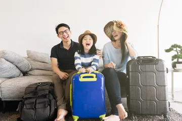 Tips hemat atur uang saat traveling menjelang libur Lebaran.