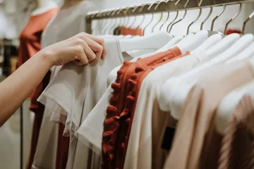Prinsip yang patut diperhatikan dalam kebebasan berpenampilan.