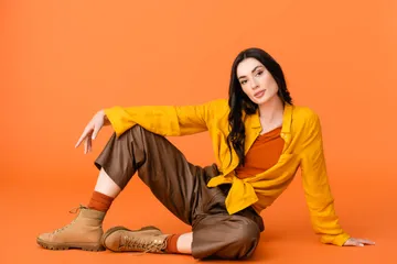 Warna pakaian yang sesuai undertone kulit.