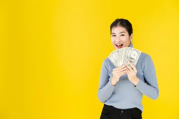 Tips mendapatkan cuan saat bepergian.