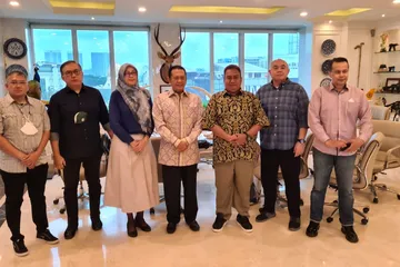 Apresiasi MPR RI Bambang Soesatyo kepada Yayasan Al Muttaqien Care atas platform digital temanQu. 
