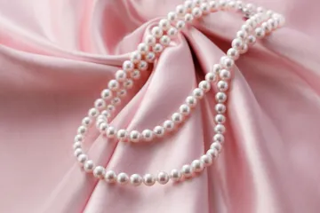 Kalung mutiara paling mahal di dunia.