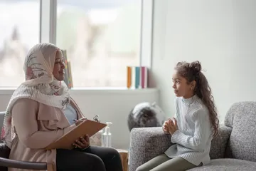 Tips menjaga kesehatan mental anak di sekolah: Guru dan lingkungan sekolah wajib berperan.