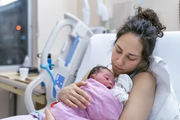 Menyusui bayi saat ibu terjangkit DBD