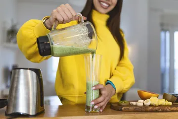 ilustrasi cara menggunakan blender yang benar