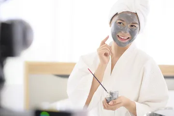 Cara memaksimalkan manfaat masker wajah.