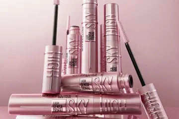 Review Maybelline Sky High Waterproof Mascara.