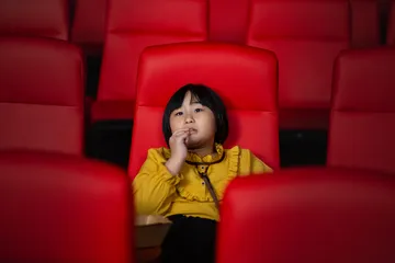 Tips mengajak anak nonton di bioskop.