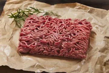 Tanda daging sapi giling kualitasnya kurang baik.
