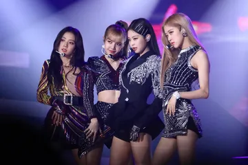 Belajar fan service ala Korea Selatan yang tak sekadar estetik tapi juga etik.