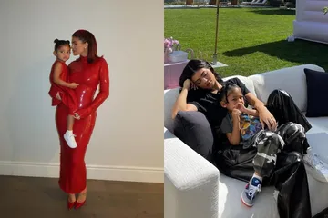 Gaya kompak Kylie Jenner dan Stormie Webster dalam busana warna senada.